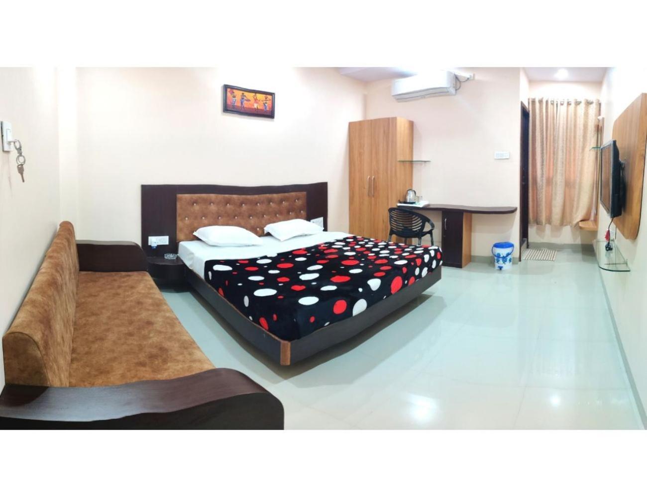 Hotel Pragati, Chanderi, Mp Екстериор снимка